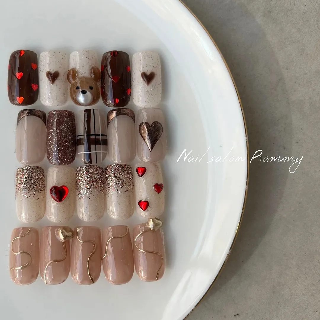 Rommy Valentine nailtip contes...